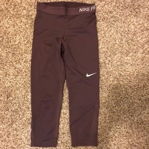 Nike Pro Women’s Capris
